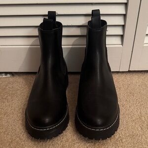 Black Dolce Vita Chelsea Boots